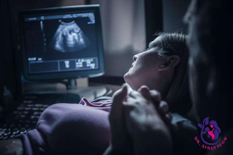 متى يظهر الجنين في كيس الحمل بعد الحقن المجهري